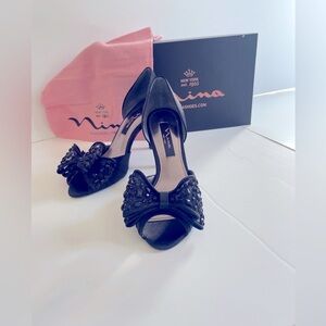 Black Nina SZ 7 Heels Satin with Crystal Embellished Bows